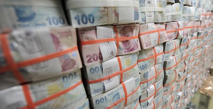 Hazine 3,4 milyar lira borçlandı