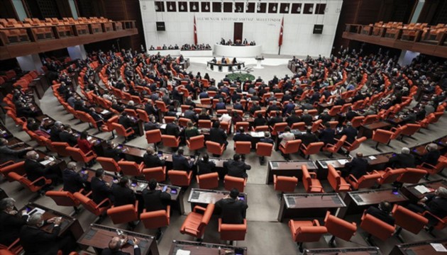 Meclis'in ilk mesaisi: Yemin töreni