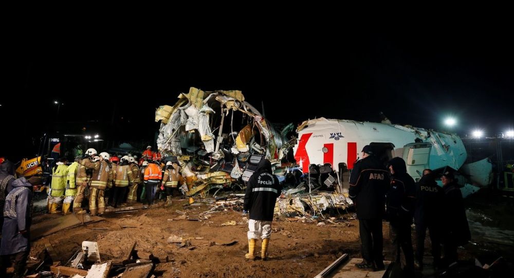 3 kişinin hayatını kaybettiği pistten çıkan uçağın pilotlarına soruşturma