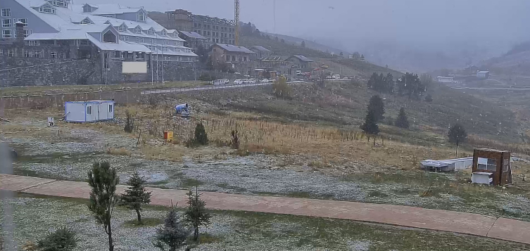 Uludağ’da mevsimin ilk karı görüldü