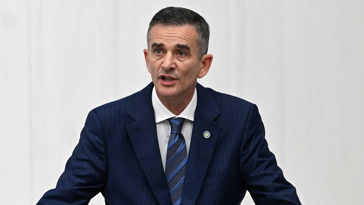İYİ Parti, Ümit Dikbayır ın savunmasını istedi