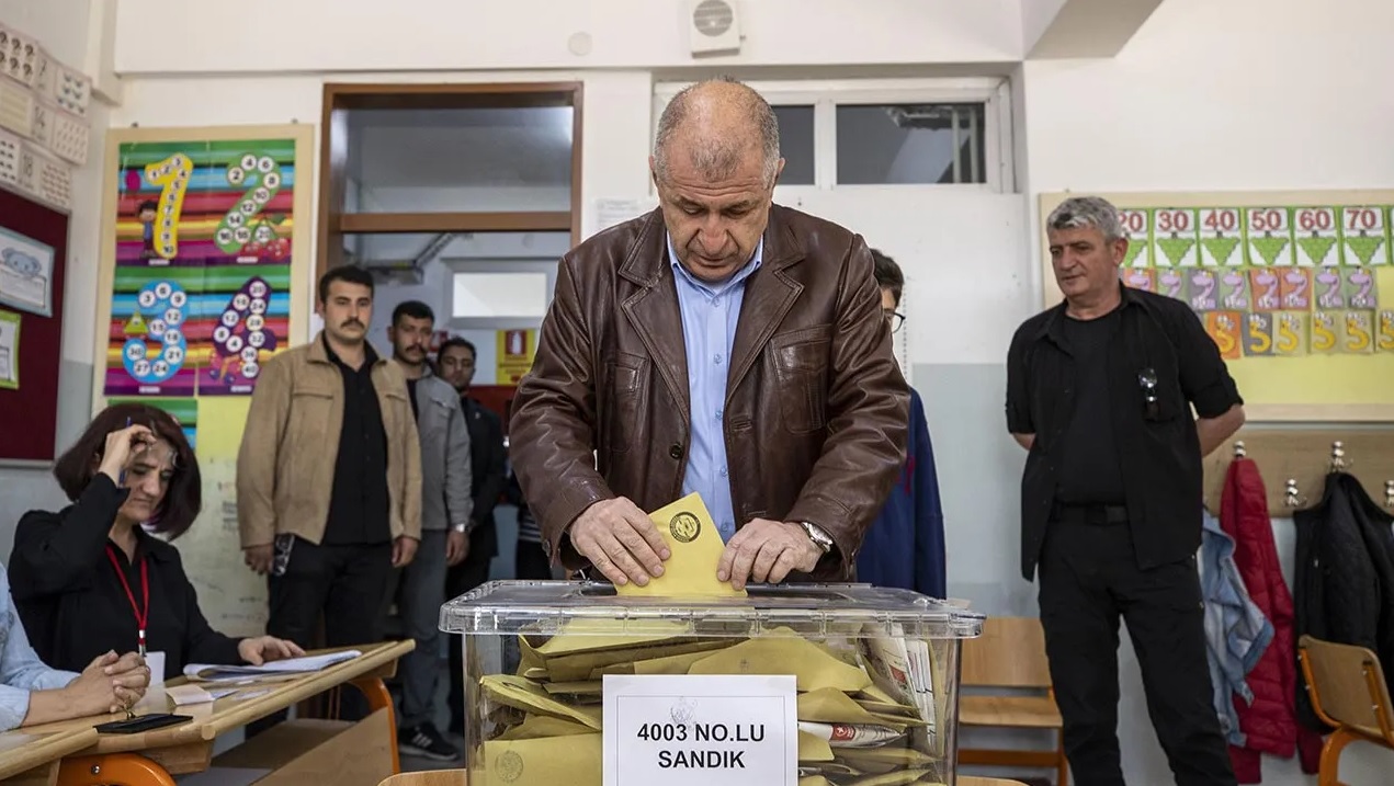 Ümit Özdağ oyunu Ankara da kullandı