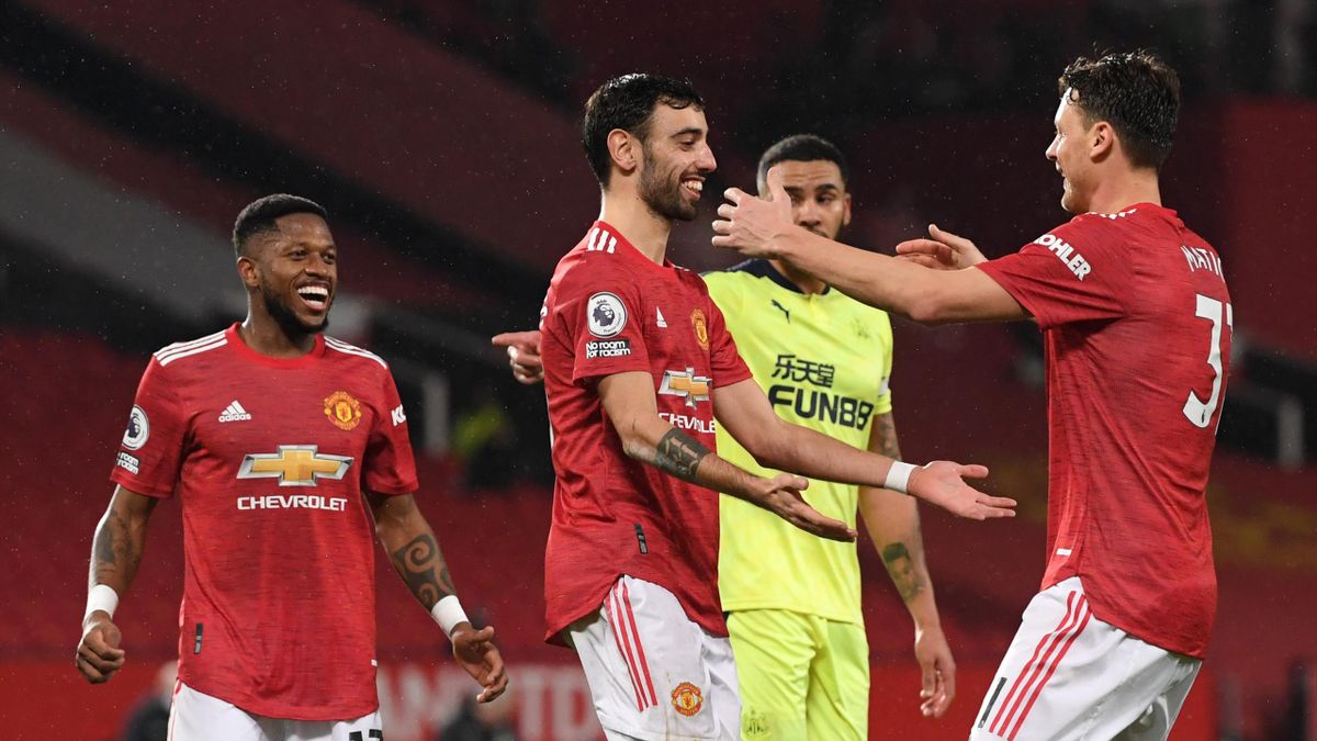 Manchester United zirve takibini sürdürdü