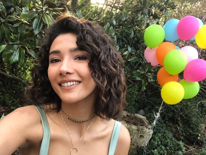 Aybüke Pusat ın sevgilisiyle tatil pozları!
