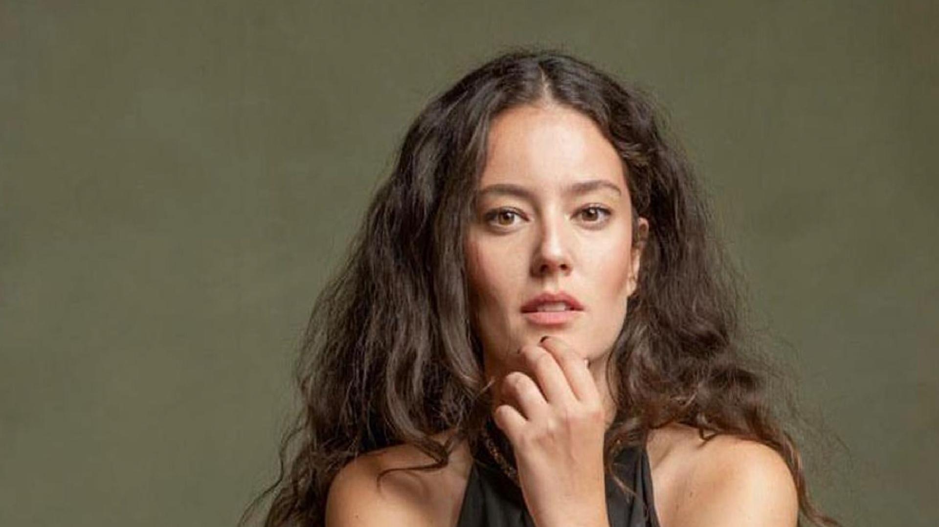 Pelin Akil in kolunu kene ısırdı!