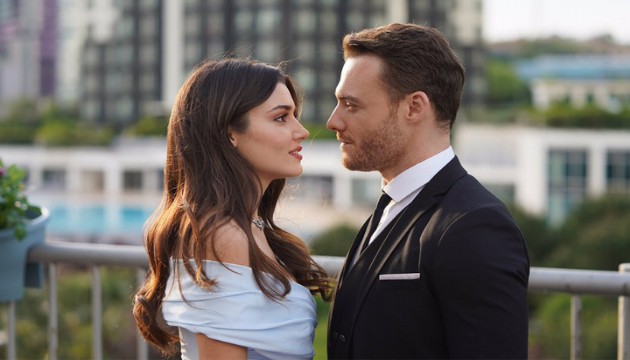Hande Erçel ile Kerem Bürsin ayrılıyor!
