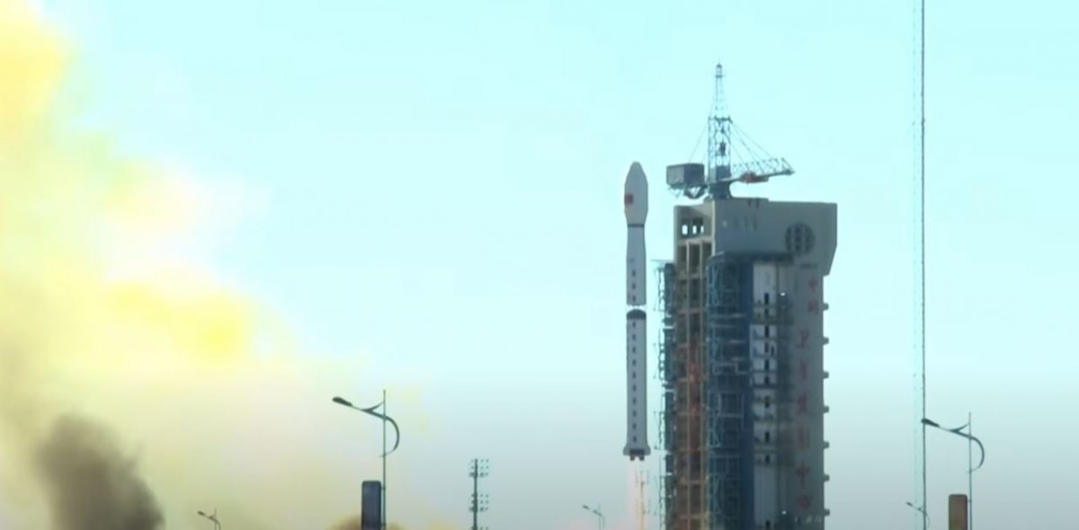 Çin yeni uydusunu uzaya gönderdi