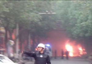 Uygur bölgesinde patlamalar! En az 2 ölü!