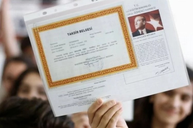 Uzman Psikolog dan tavsiye: Abartılı karne hediyelerinden kaçının