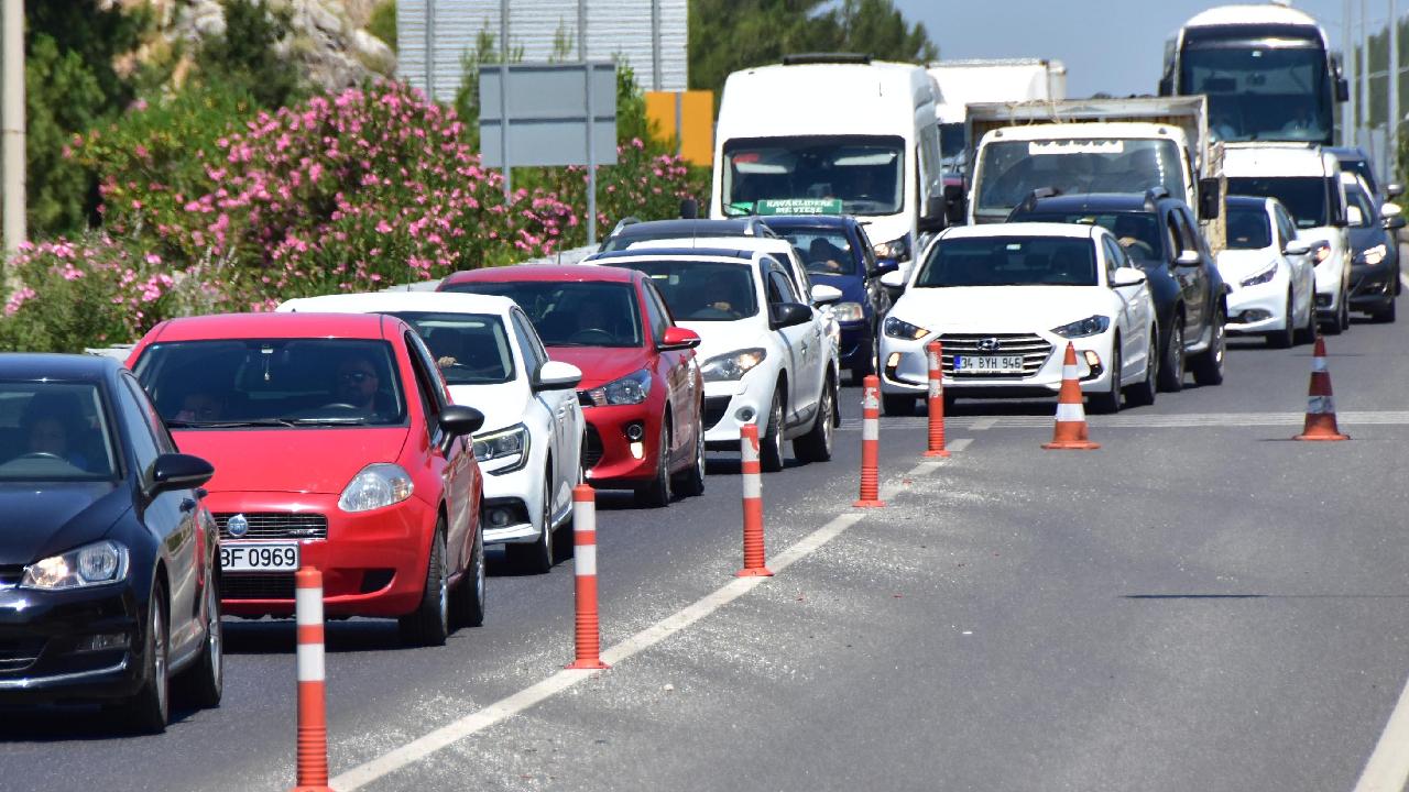 Bayram trafiği! 5 kilometre kuyruk