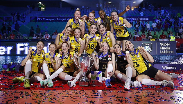 VakıfBank tarih yazmayı sürdürüyor!