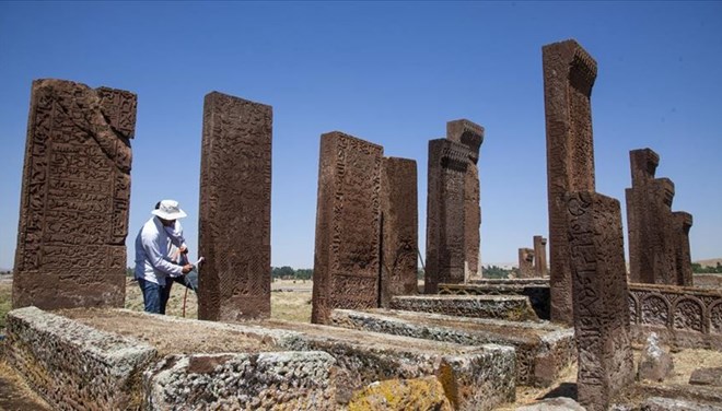 UNESCO daki mezarlıkta restorasyon sürüyor