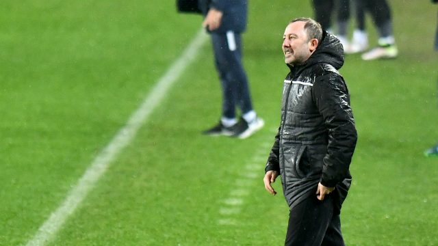 Sergen Yalçın ın Beşiktaş tan alacağı para netleşti