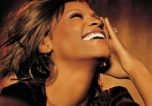Whitney Houston Ölümle Pençeleşiyor