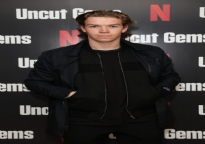Başrol oyuncu Will Poulter Yüzüklerin Efendisi'nden ayrılıyor mu?