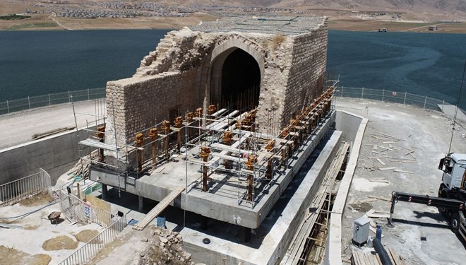 Hasankeyf in sembolünde yükseltme çalışması