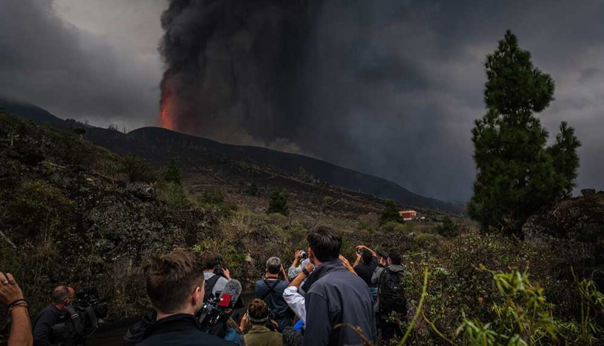 Kanarya Adaları’nda yanardağ patlamasının bilançosu ağır oldu