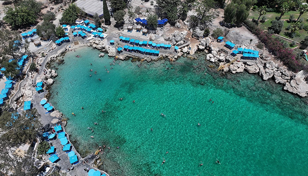 Denizde havuz keyfi: Yapraklı Koy