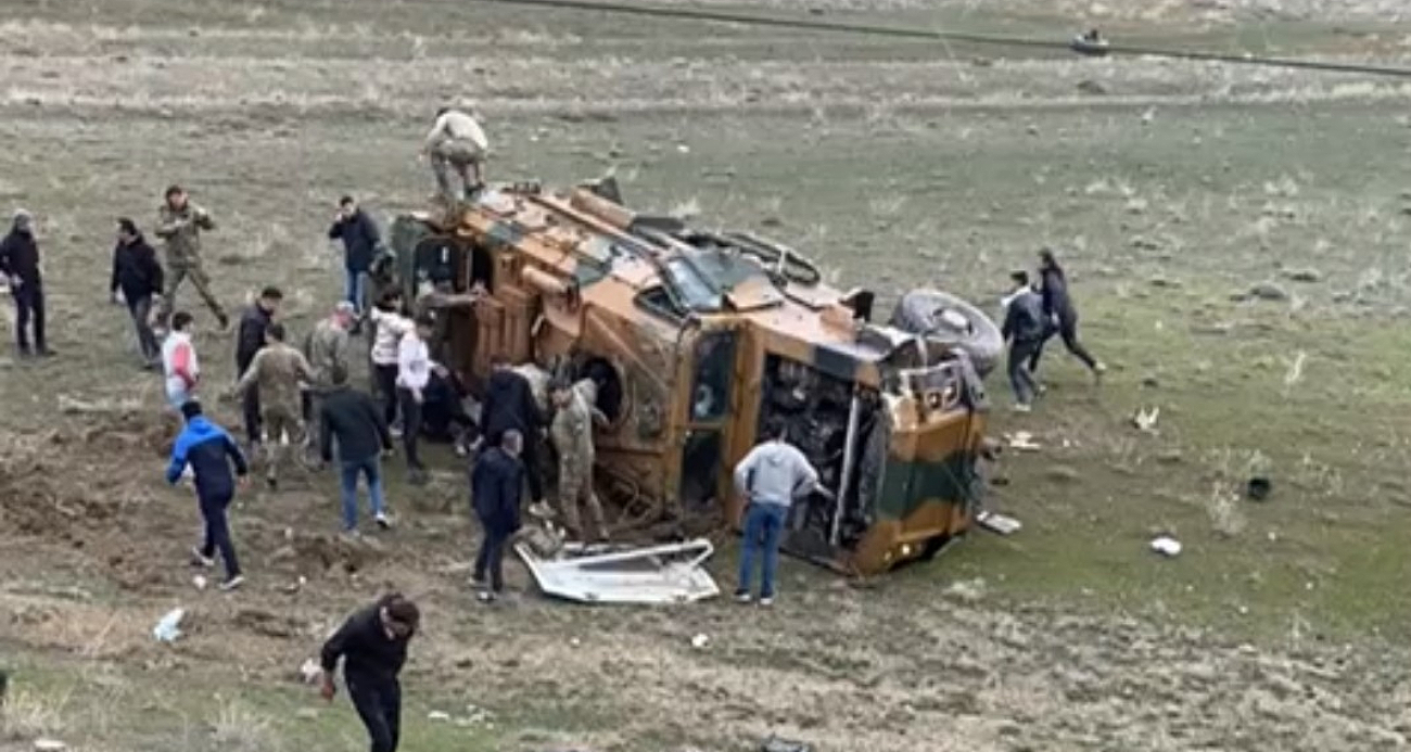 Van’da askeri araç kaza yaptı!