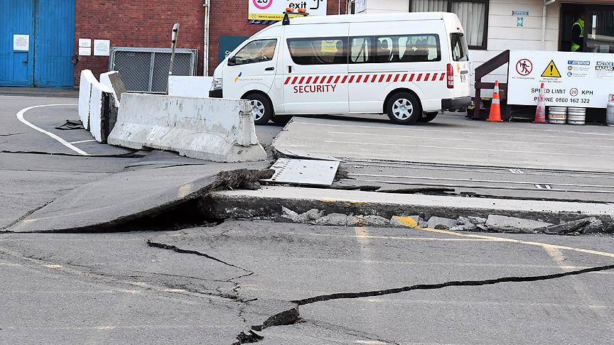 Yeni Zelanda 2. kez tehlikeli sallandı!