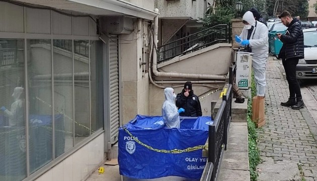 Kan donduran vahşet: Yeni doğan bebeğini 4'üncü kattan aşağı attı!
