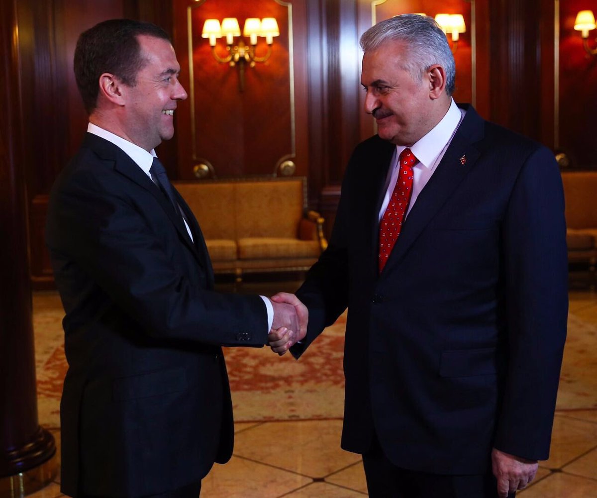 Yıldırım ile Medvedev bir araya geldi