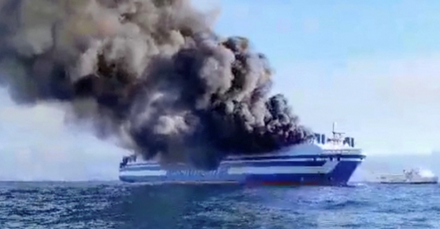 Yunanistan da yangın! 24 Türk yolcu vardı...