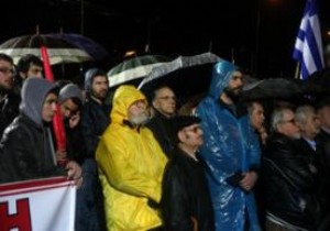 Yunanistan da hükümet protesto edildi!