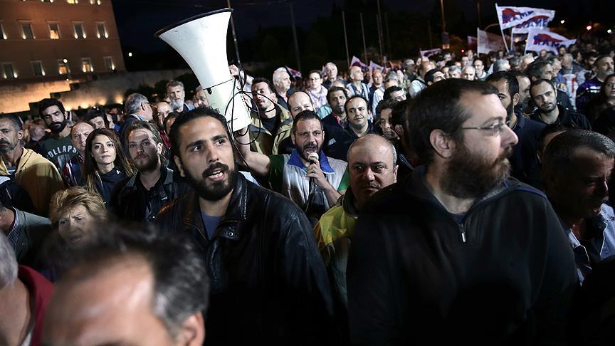 Yunanistan da  hükümet  protestosu