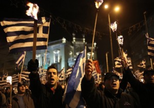 Eylemciler, SYRIZA genel merkezini işgal etti!