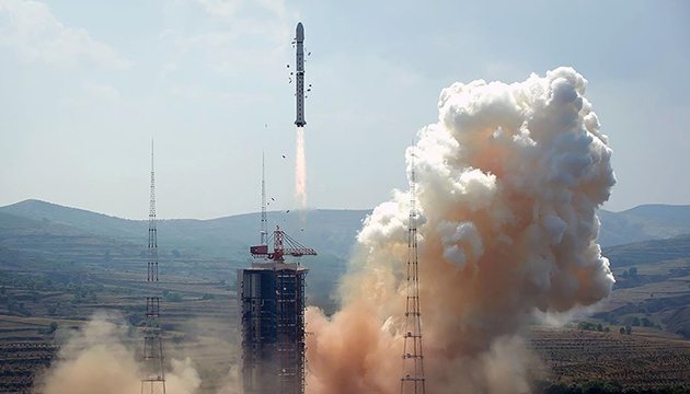 Çin, yeni uydusu  Yünhay-1 i fırlattı