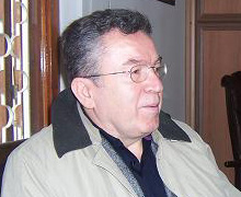 TEZİÇ KAPATTI, ÖZCAN TEK TEK AÇIYOR