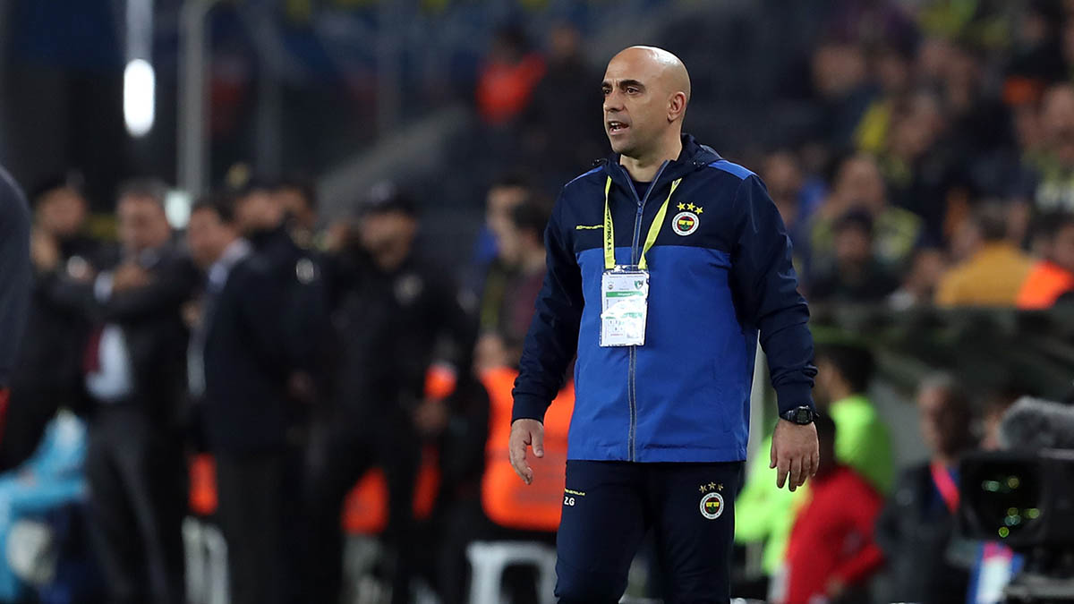Fenerbahçe Antrenörü Zeki Murat Göle: Çok büyük utanç duyuyorum