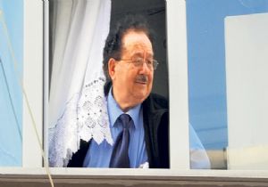 Beyaz Hoca El Artırmaya Devam Ediyor