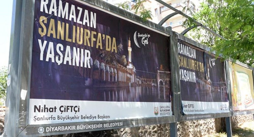 Diyarbakırlıları kızdıran Ramazan afişi