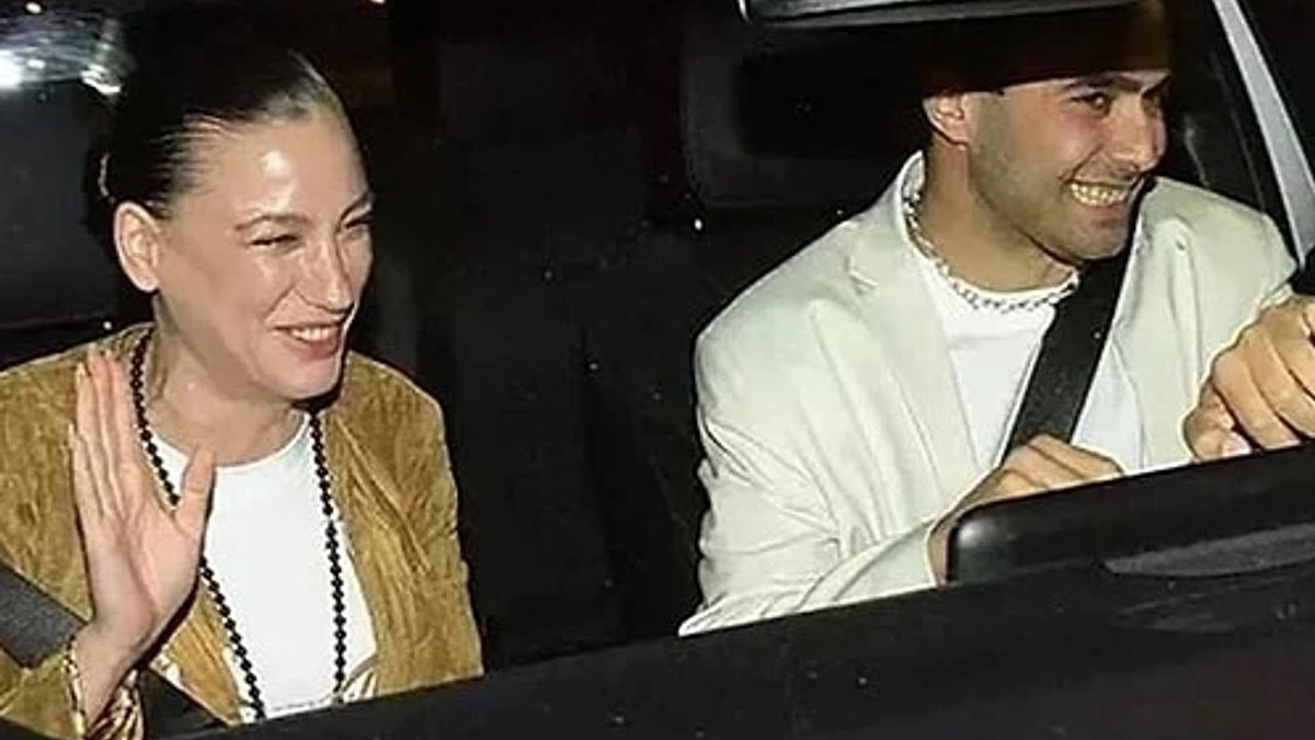 Serenay Sarıkaya ve Mert Demir