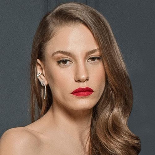 Serenay Sarıkaya ile Mert Demir