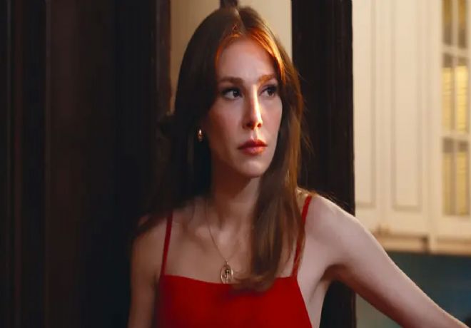 Elçin Sangu muhabirlerin sorusundan rahatsız oldu! 'Çok saçma bir soru'